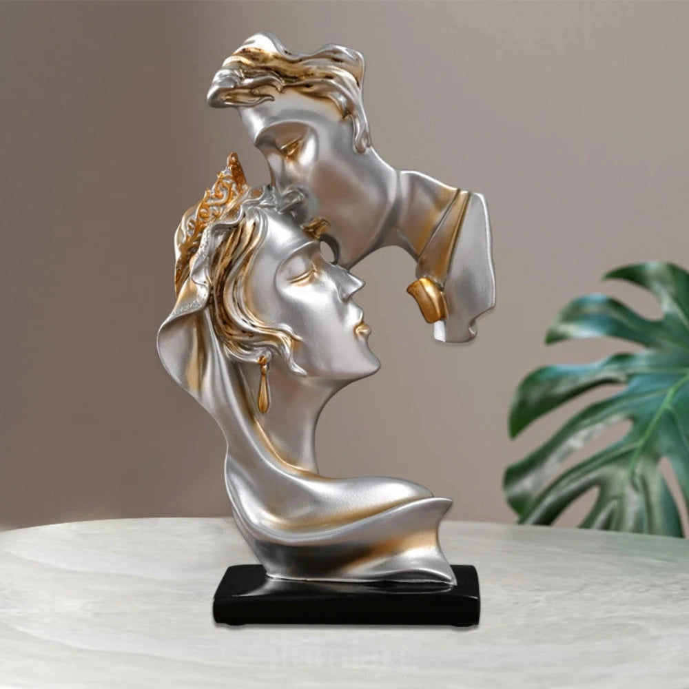 Estatueta Decorativa Luxo - Design Beijo Casal